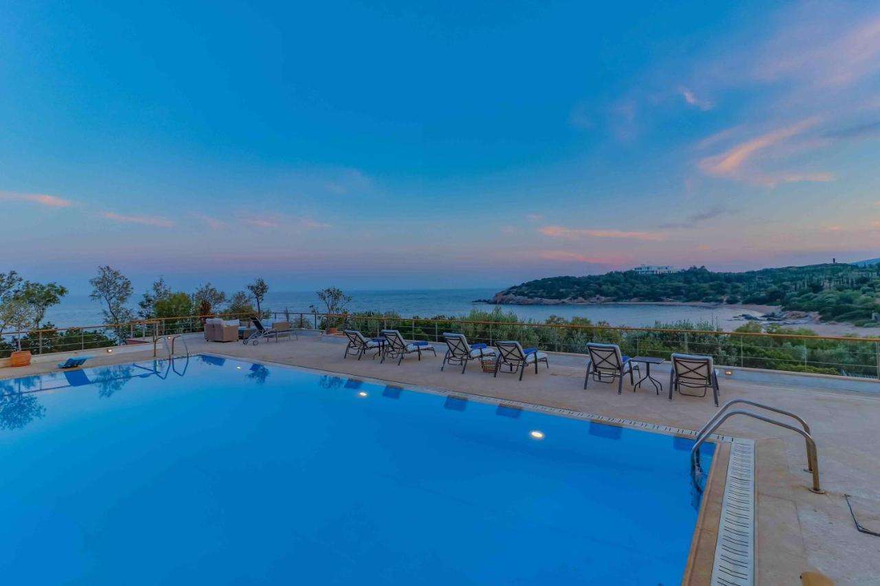 Black Diamond Beachfront Pool Villa Pasithea In Sounio, Athens Sounion Exterior foto